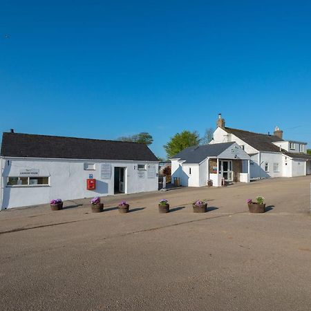 Beautiful Willow Lodge 67-4-6 Persons-Private Hot Tub-Pet Friendly-Tranquil Holiday Away From It All Yet Not Far To St Austell-The Holiday Home Has Two Bedrooms, Living & Dining Area, Equipped Kitchen -Decking-Al Fresco Dining-Fishing Lakes-Pet Frien Grampound Экстерьер фото